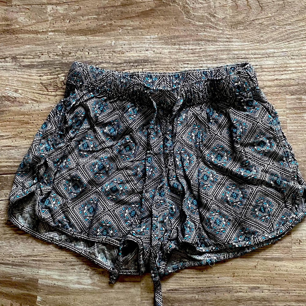 XS junior shorts Aztec pattern